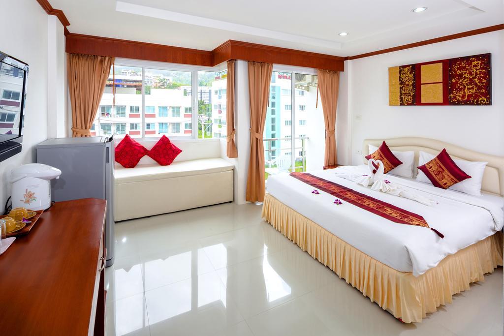 Phusita House 2 Otel Patong Dış mekan fotoğraf