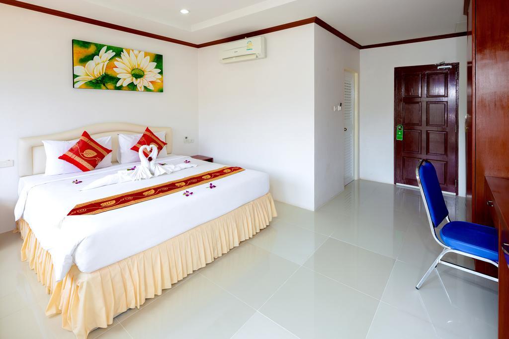 Phusita House 2 Otel Patong Dış mekan fotoğraf