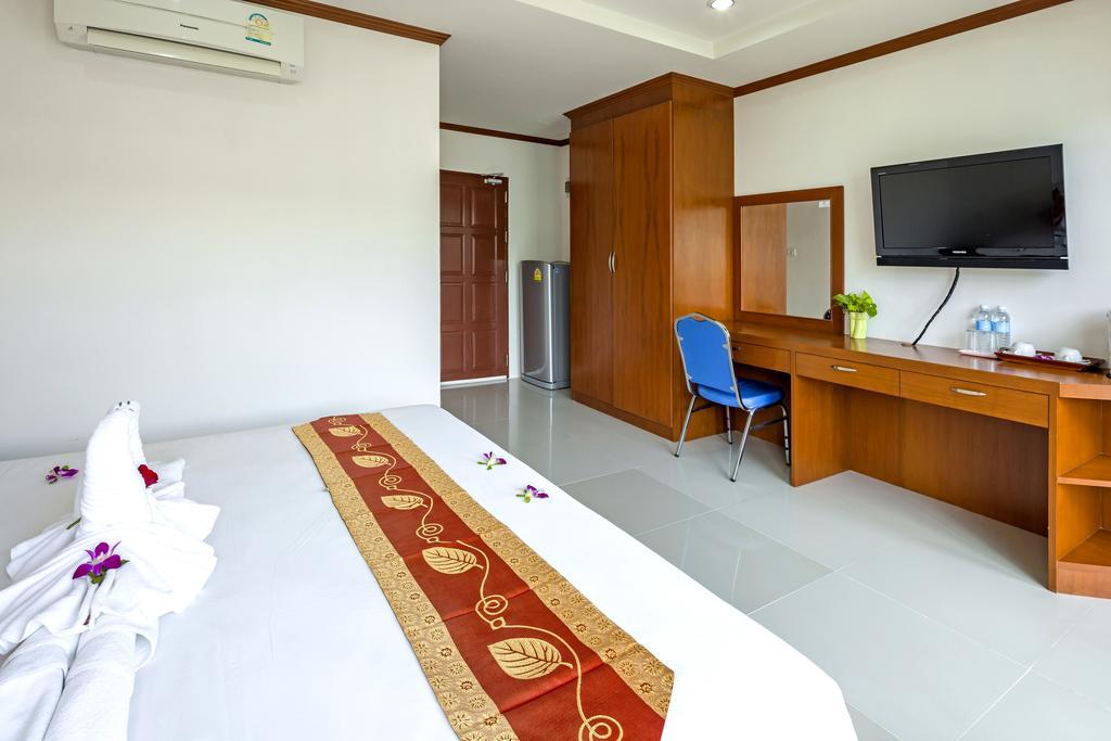 Phusita House 2 Otel Patong Dış mekan fotoğraf