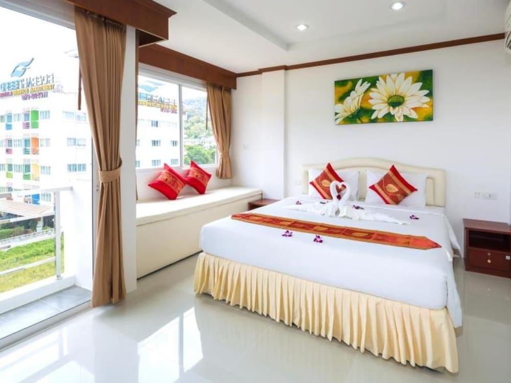 Phusita House 2 Otel Patong Dış mekan fotoğraf