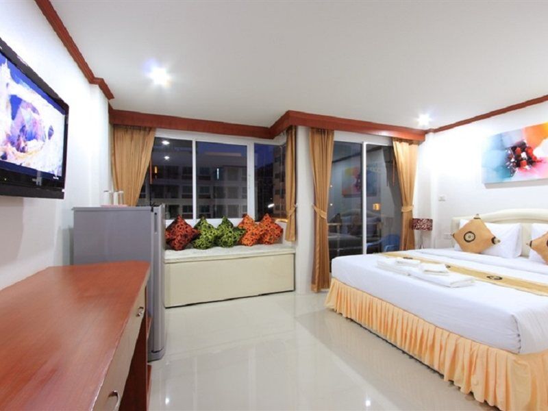 Phusita House 2 Otel Patong Dış mekan fotoğraf