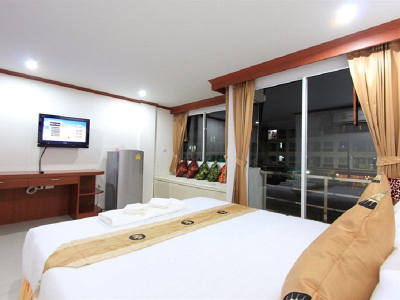 Phusita House 2 Otel Patong Dış mekan fotoğraf
